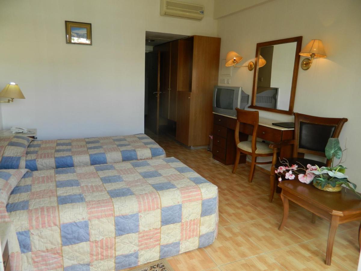 M. Moniatis Hotel Limassol Exterior foto